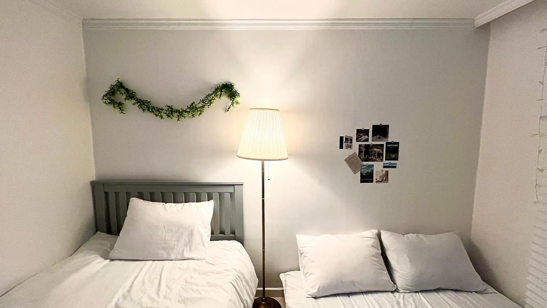 Hongdae Oyo Stay, Free Luggage Keeping, Hongdae Station Green Line And Airport Train Seul Corea del Sud